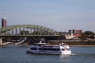 Ausflusschiff in Köln